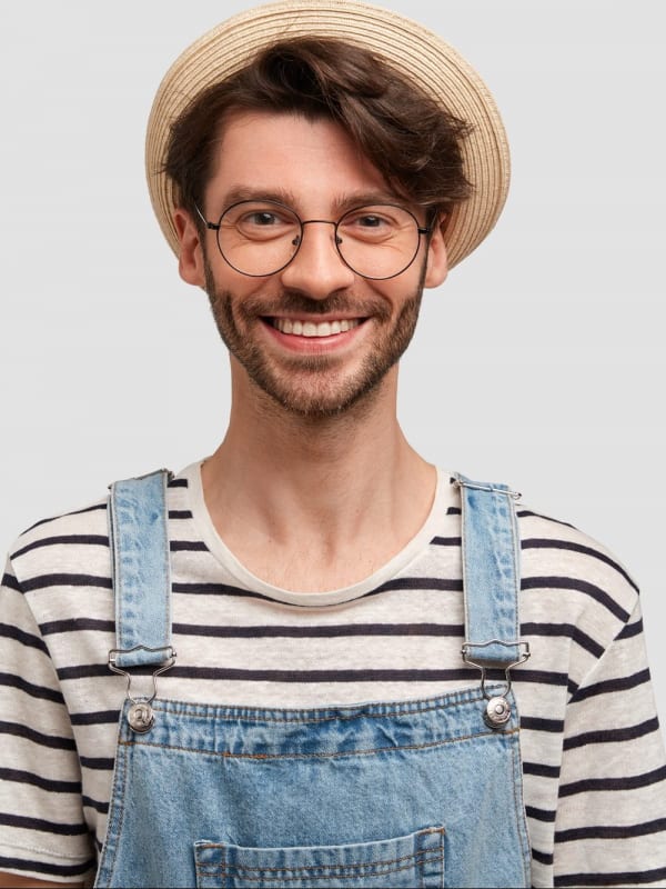 studio-shot-of-good-looking-bearded-male-gardener-in-casual-srtiped-sweater-denim-overalls-and-stra-e1622116877117.jpg